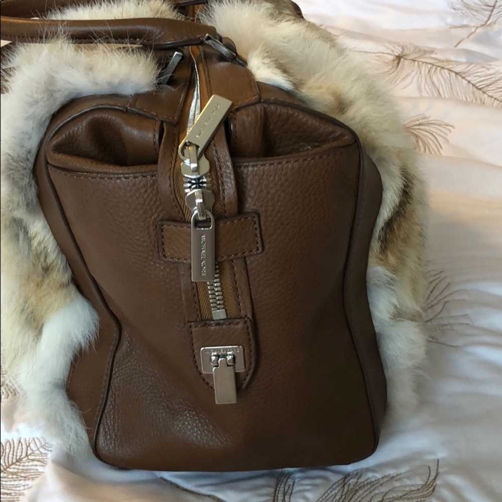 Micheal Kors Satchel - Picture 2 of 7